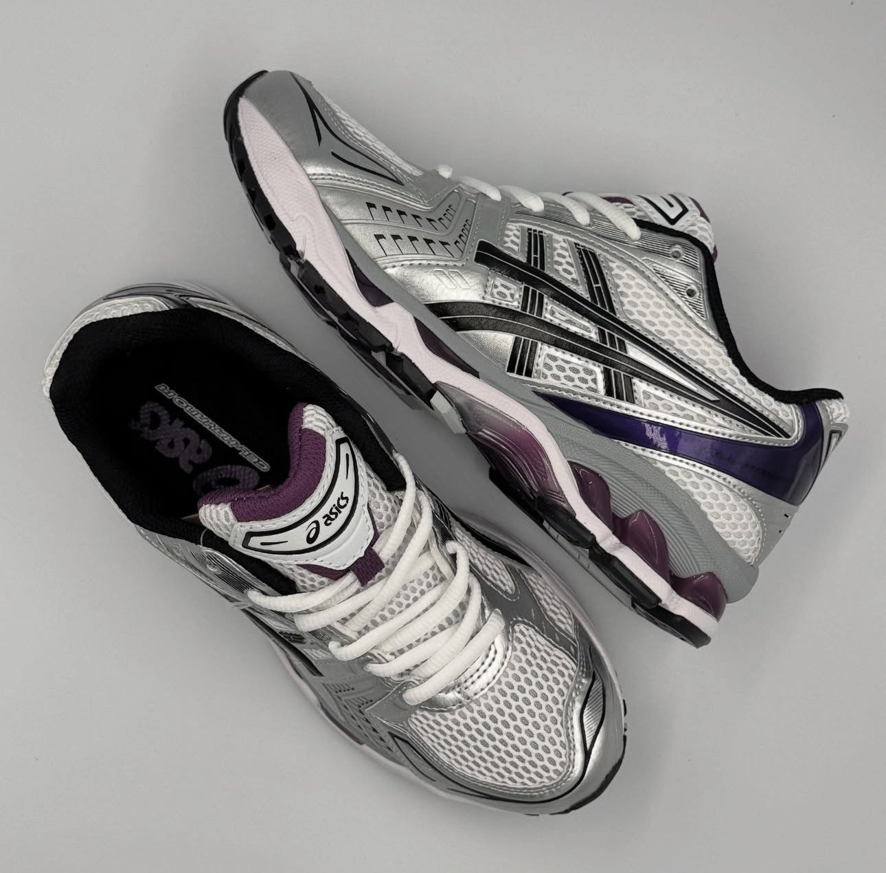 ASICS kayano π