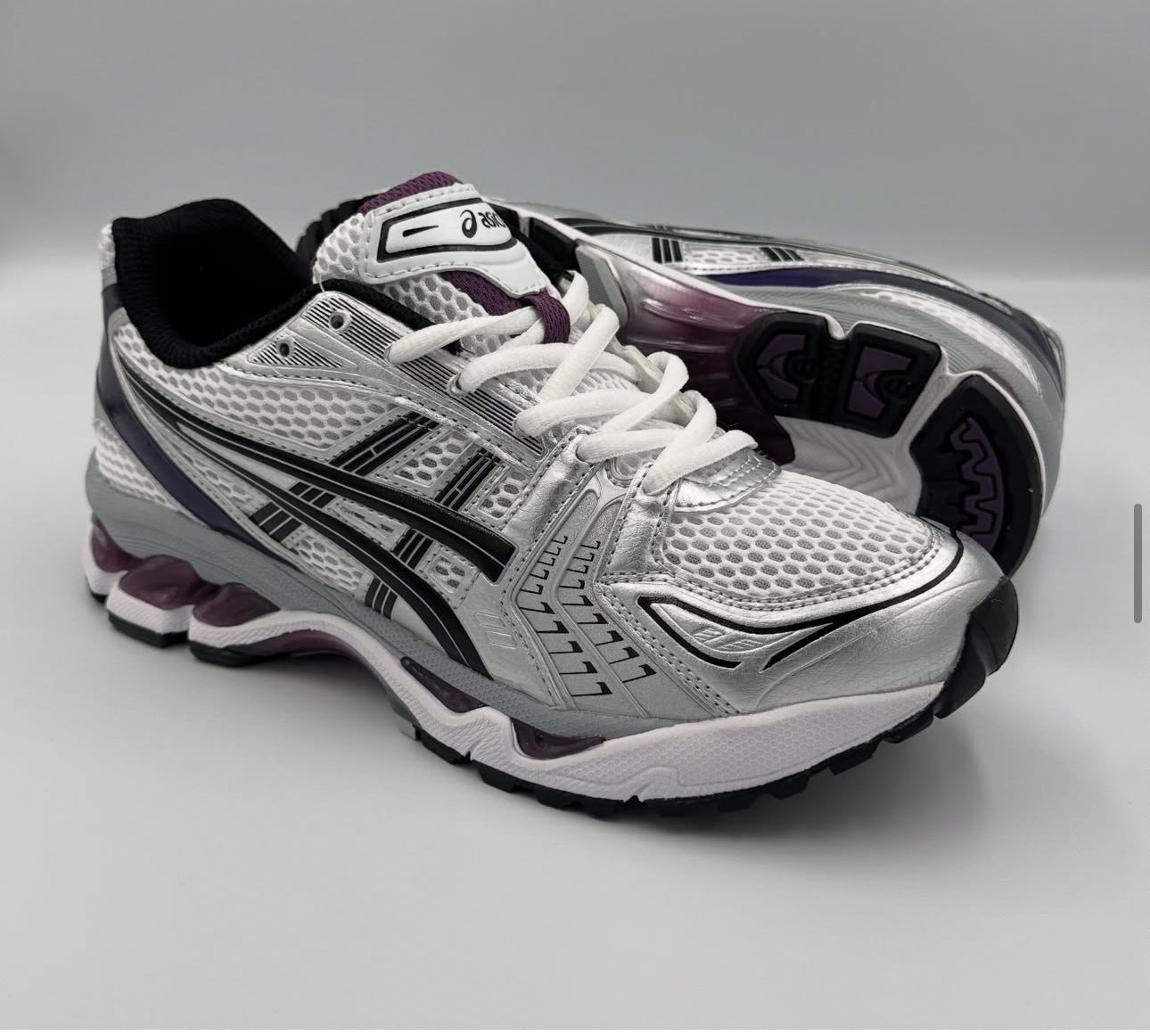 ASICS kayano π