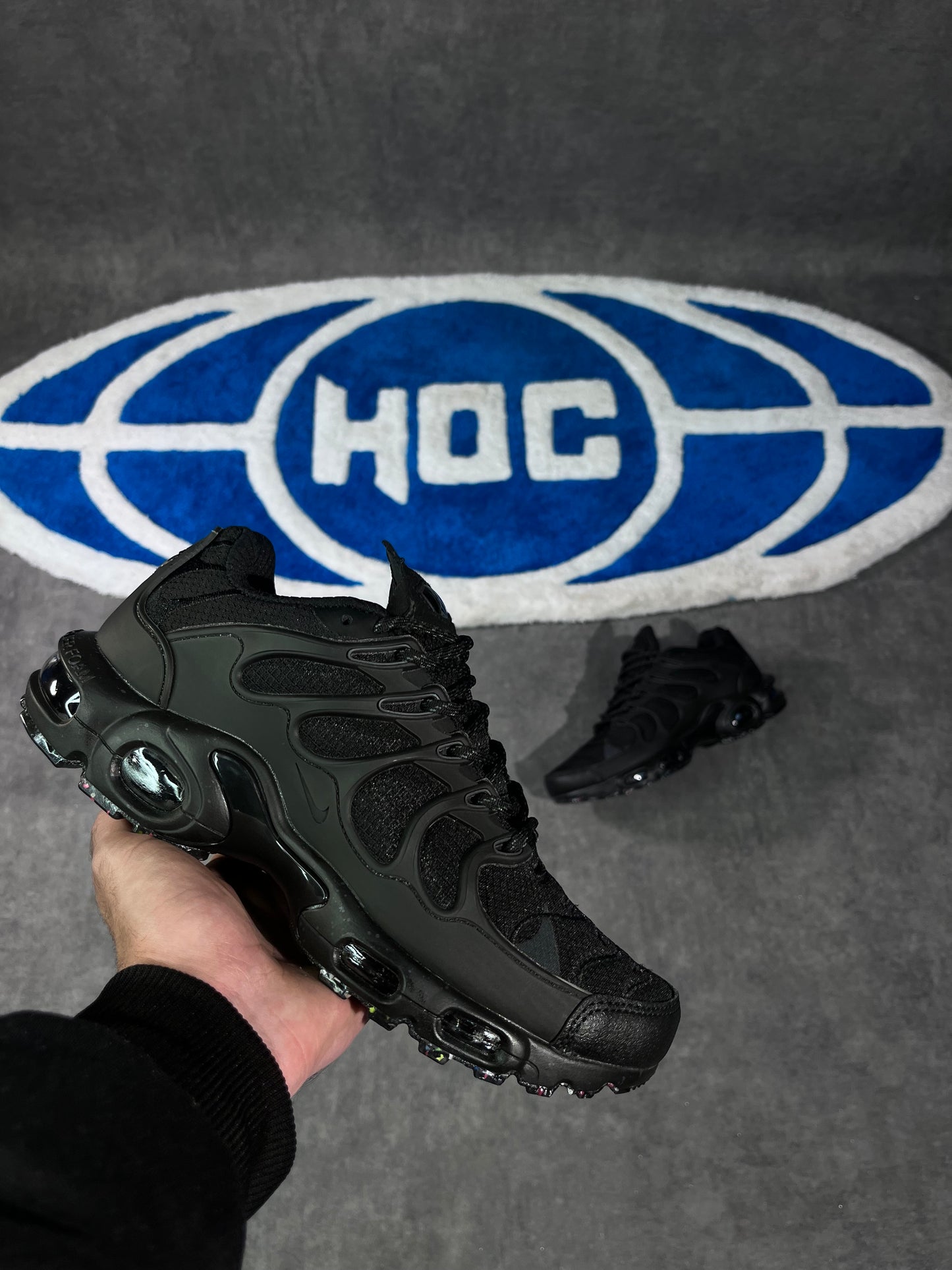 TS full black